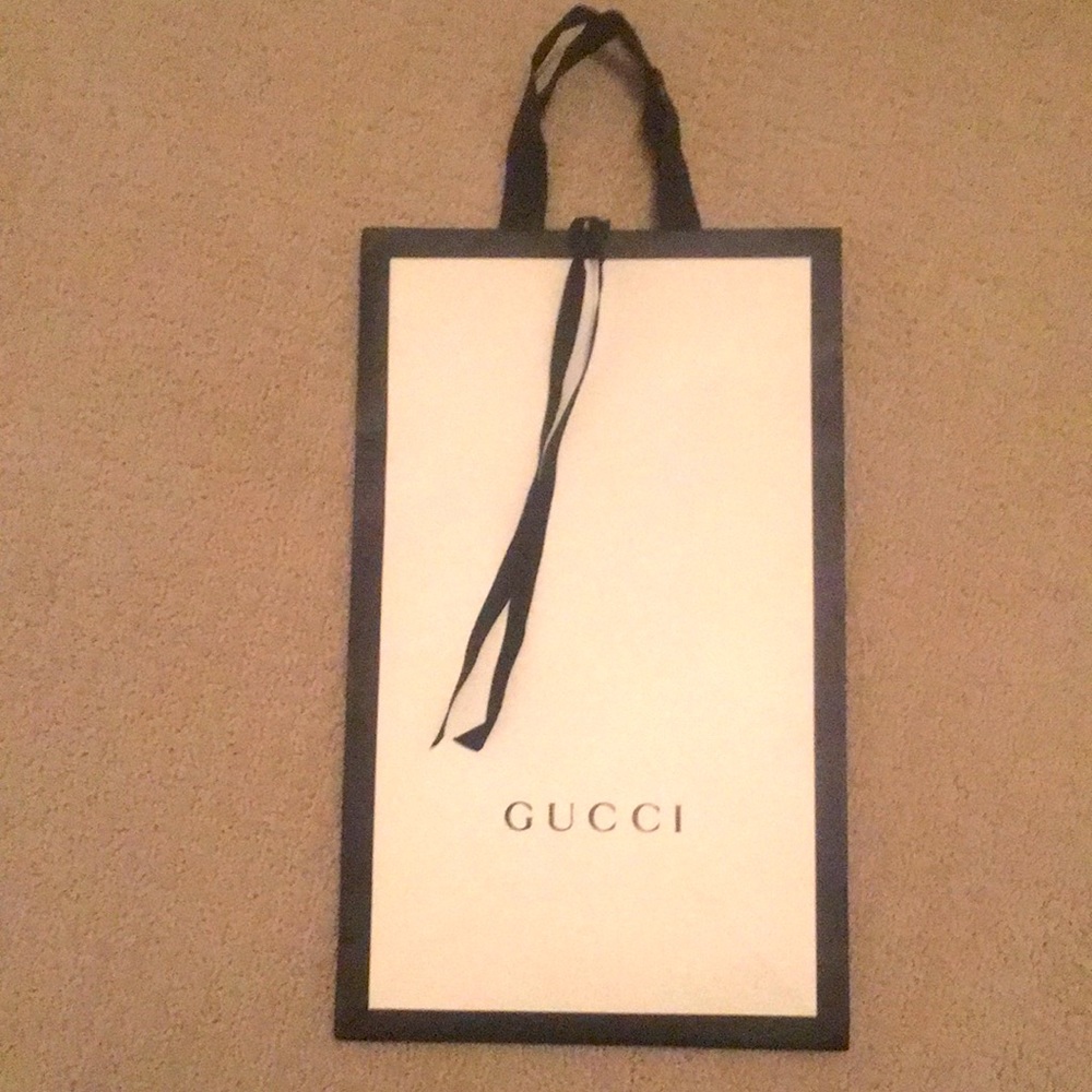 🔥AUTHENTIC🔥 GUCCI Gift Paper Bag 9” x 15-1/2” x 5-1/2”